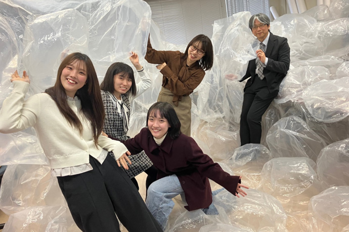 
「巨大プチプチ」でつながる学びと体験— 岡山大学『STart...